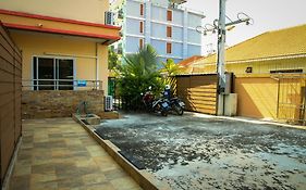 Sky Villa Hua Hin Guesthouse - Adults-Only